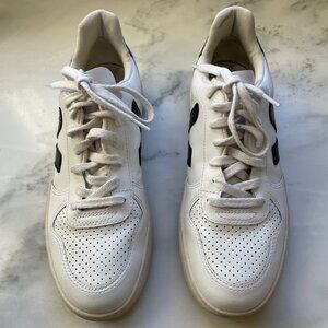 Veja Women V-10 Sneakers in white and black leather, Size 10